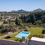 Villa High View *